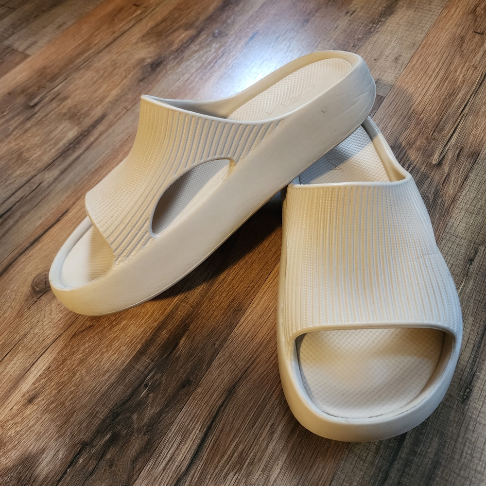 Women's Cream Slide Sandals